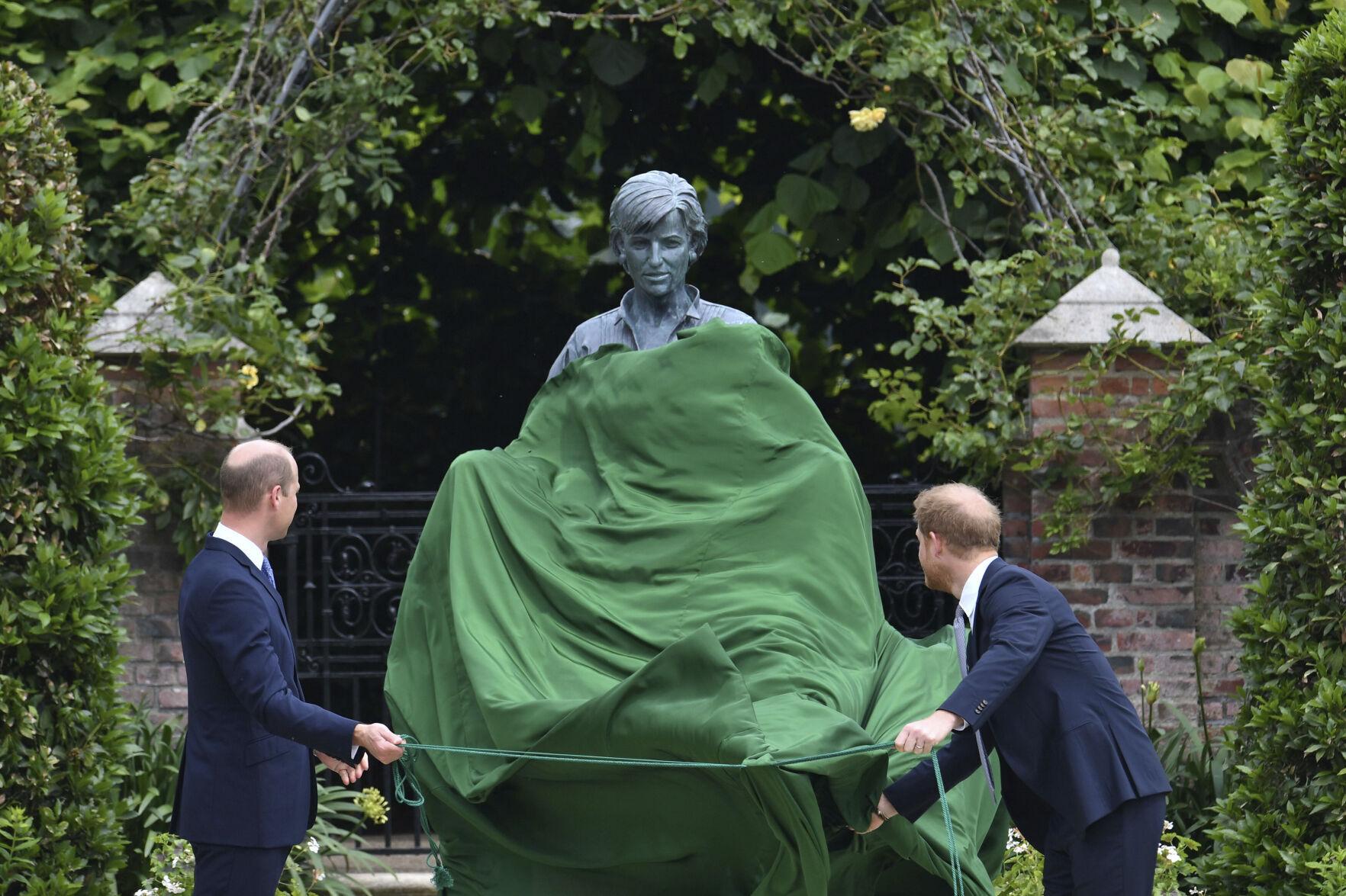 Photos Princess Diana statue unveiled in London World News