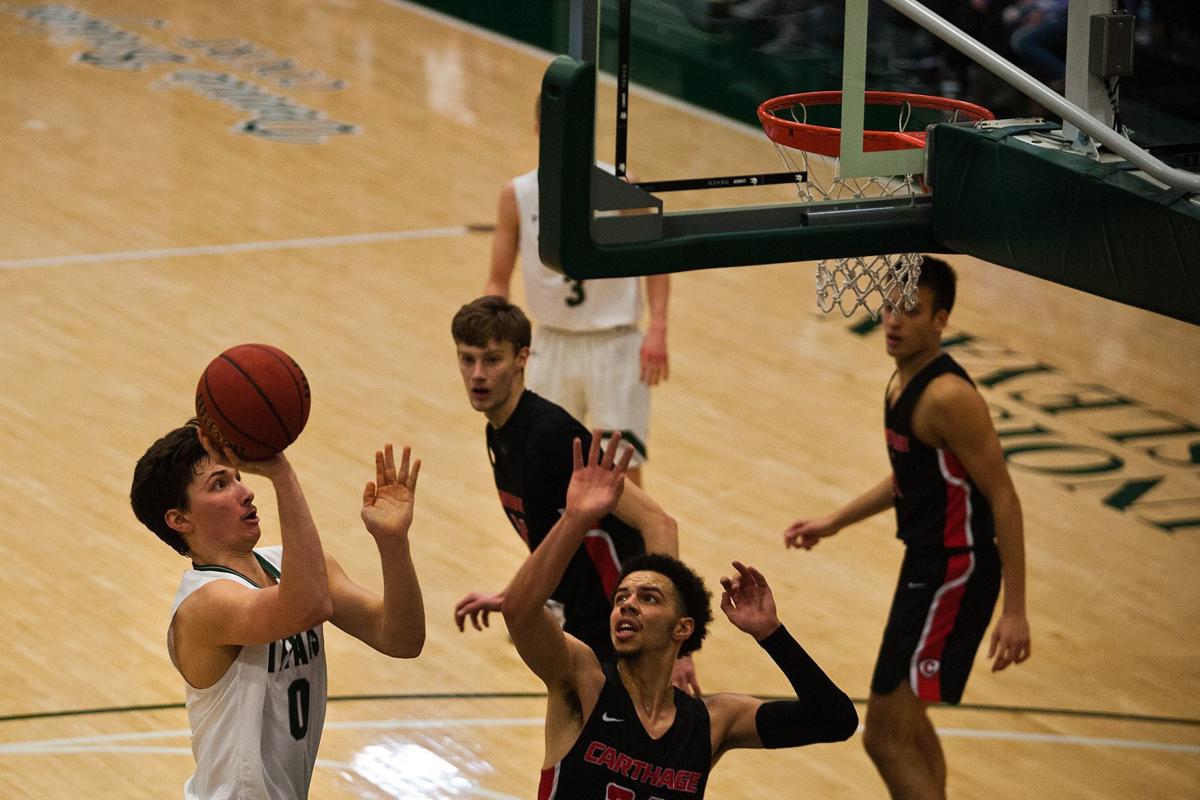 Photos Illinois Wesleyan Men S Basketball Survives Carthage In