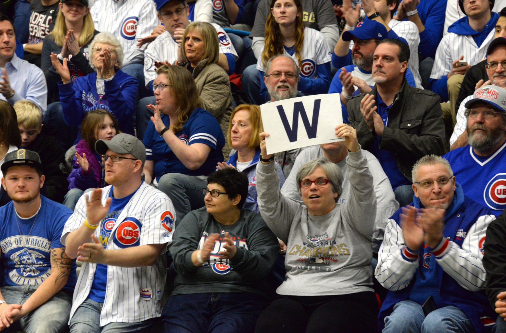 Cubs hotsell blm shirts