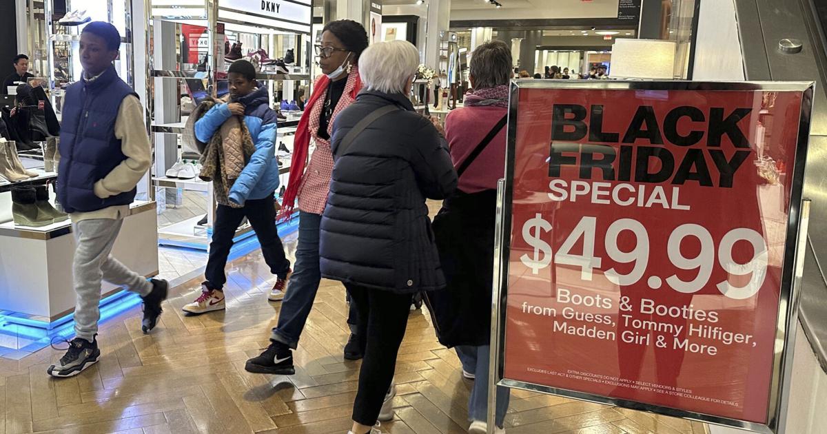 Retailers lure Black Friday shoppers with bigger discounts