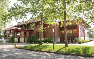 Clinton library selected for Smithsonian exhibit