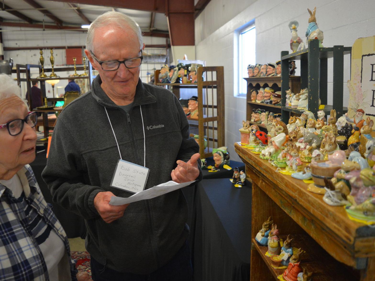 Antique Dealers Look For The New Among The Old At Bloomington Show Local News Pantagraph Com Central Illinois Antique Dealers Association