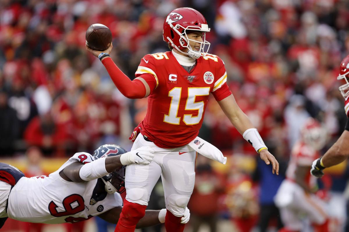 Chiefs Rally From 24 0 Hole To Beat Texans 51 31 In Playoffs Pantagraph Com