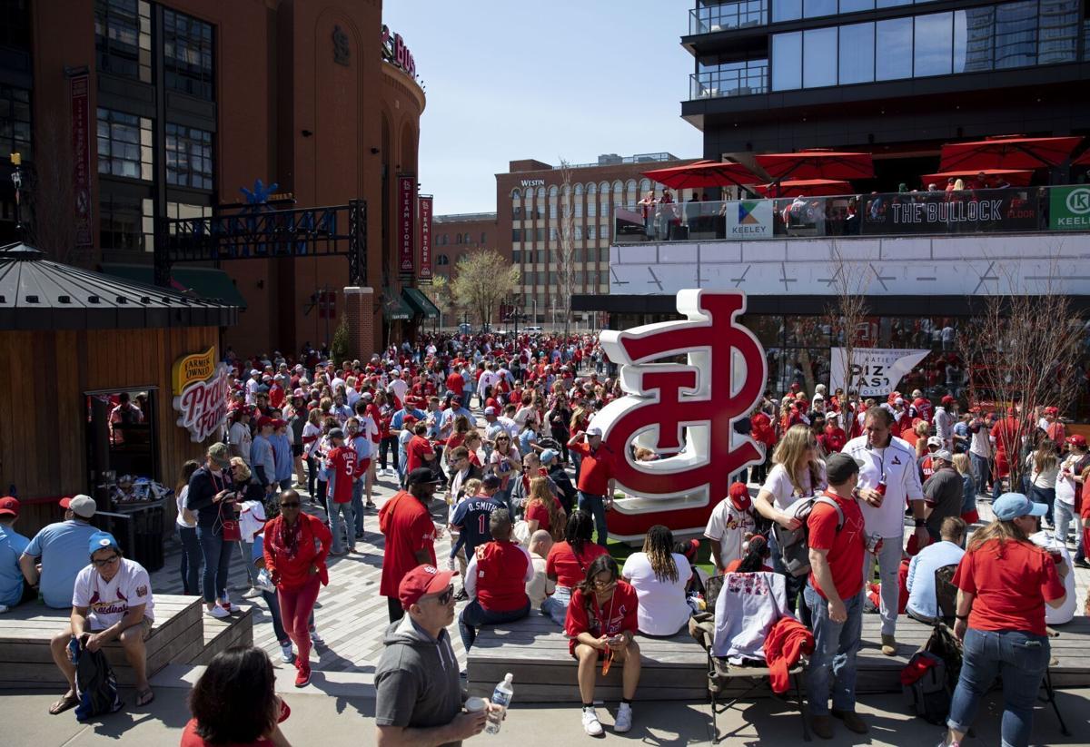 Follow live: Cincinnati Reds host St. Louis Cardinals for Opening Day