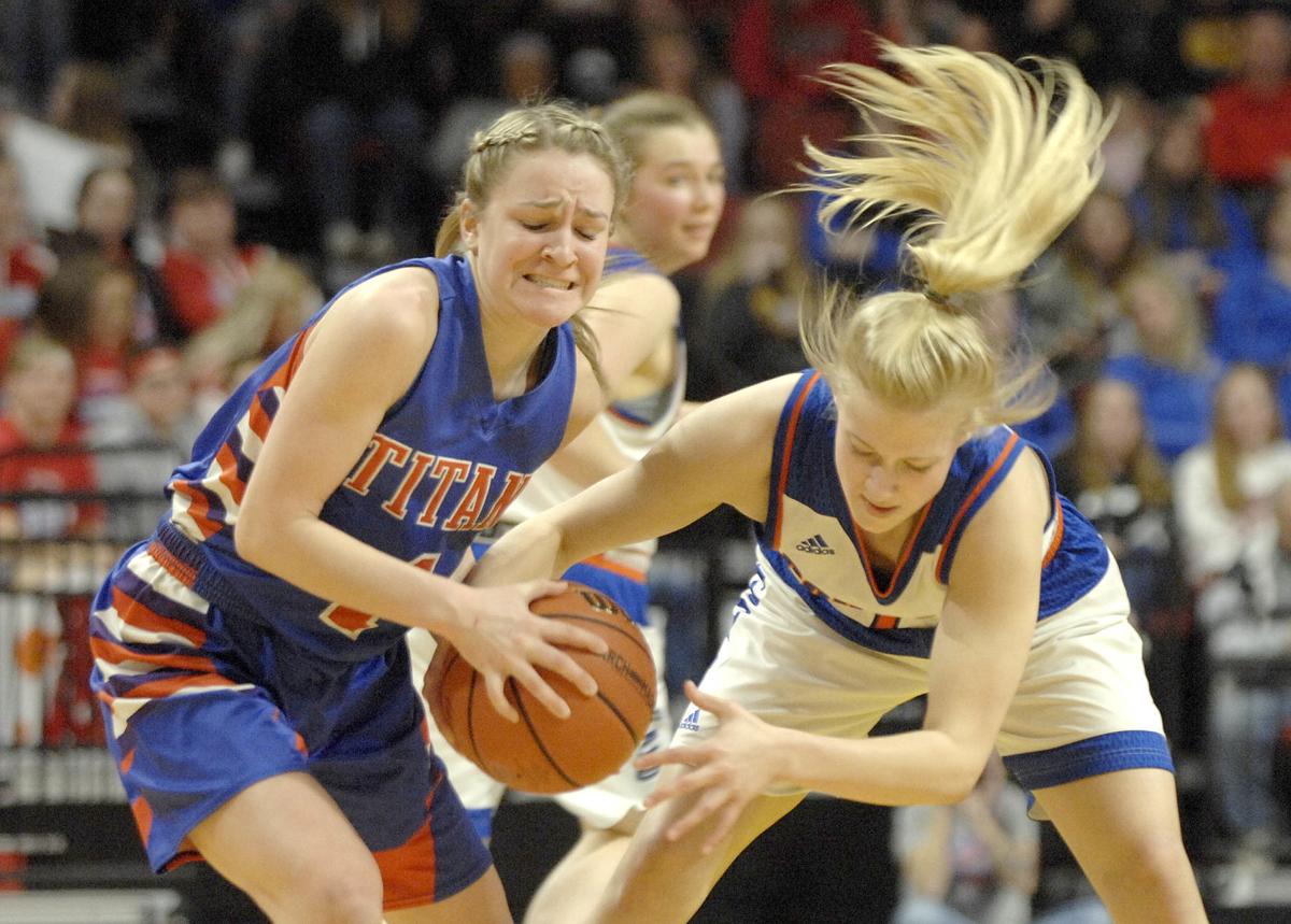 No 1 Ranked Lewistown Rolls To Class 1a Semifinal Win In Girls State Basketball Tournament High School Basketball Pantagraph Com