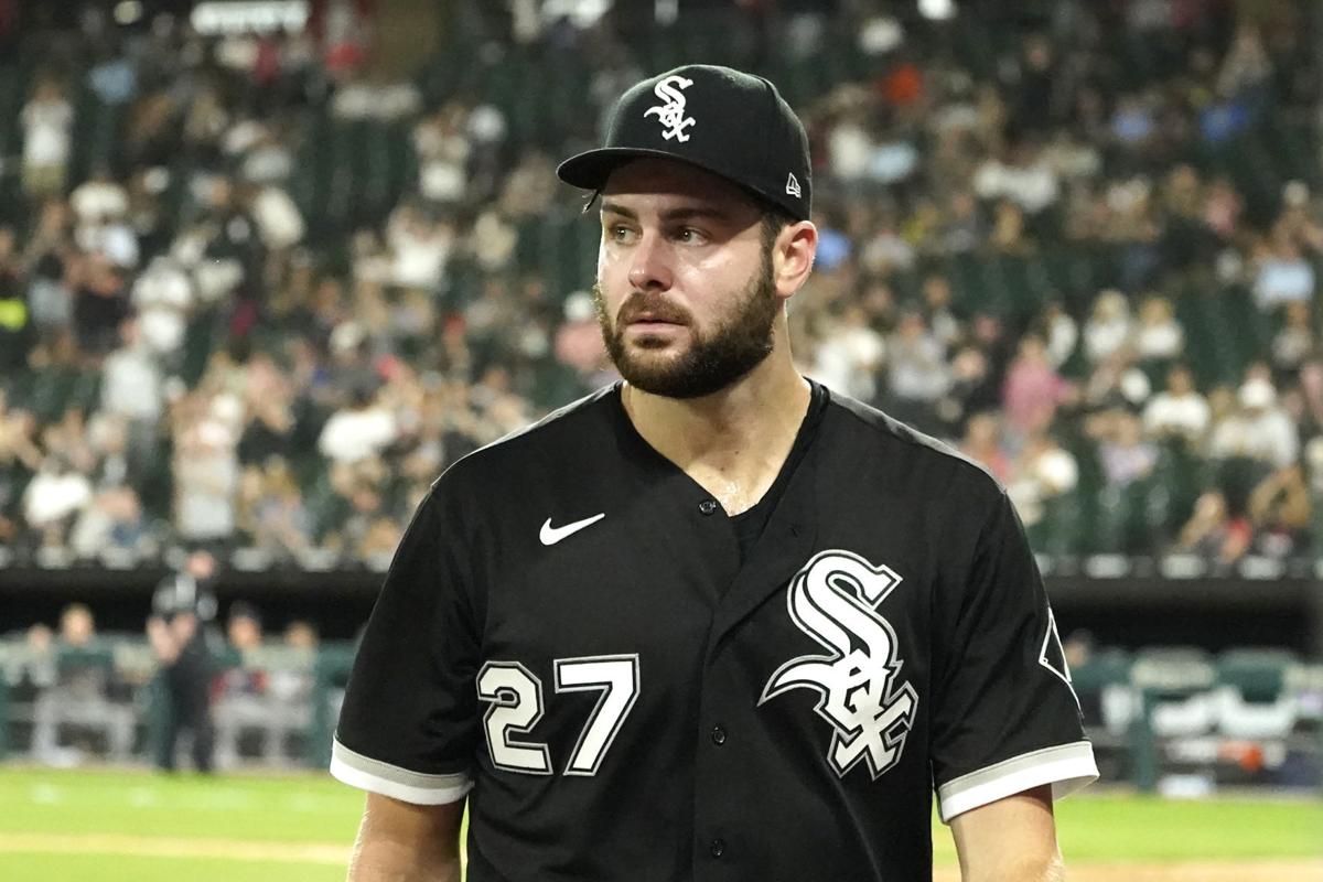 White Sox topple Royals behind Lucas Giolito