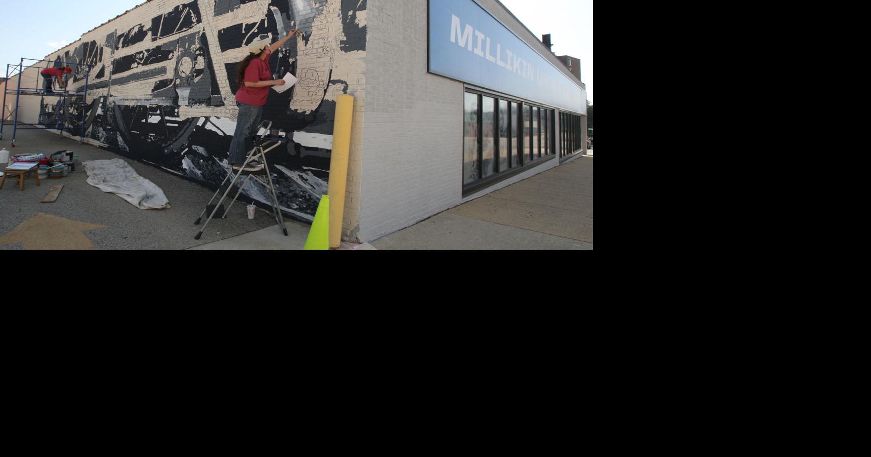 5 questions with .. 2 Decatur artists working on the train mural ...
