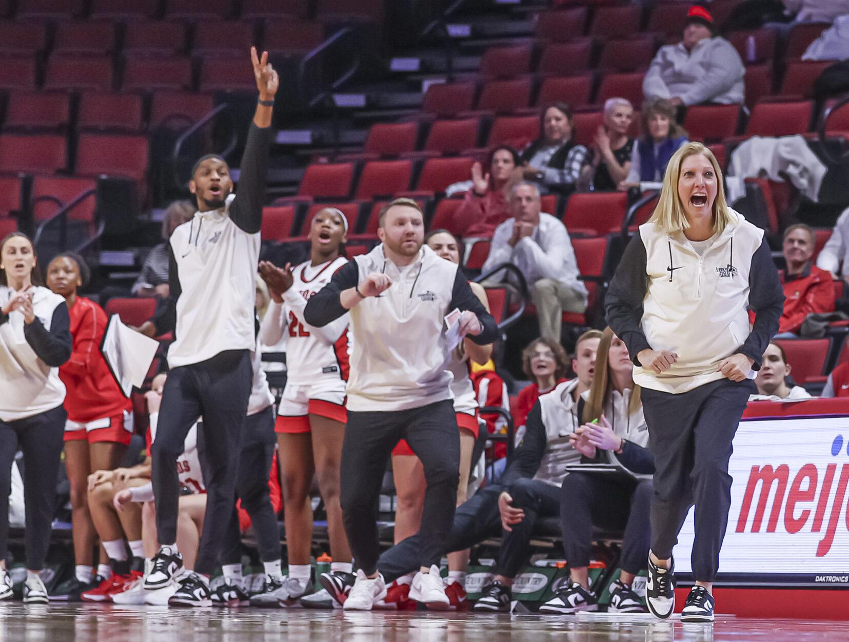 ISU bench celebrate 1 011025.JPG