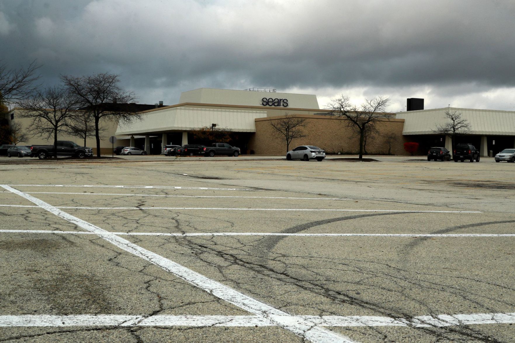 Woodfield mall cheap jordan store