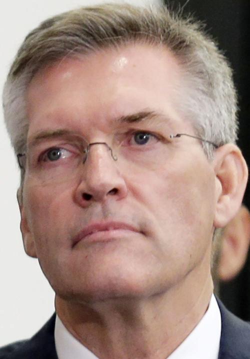 Pat Hobbs head shot