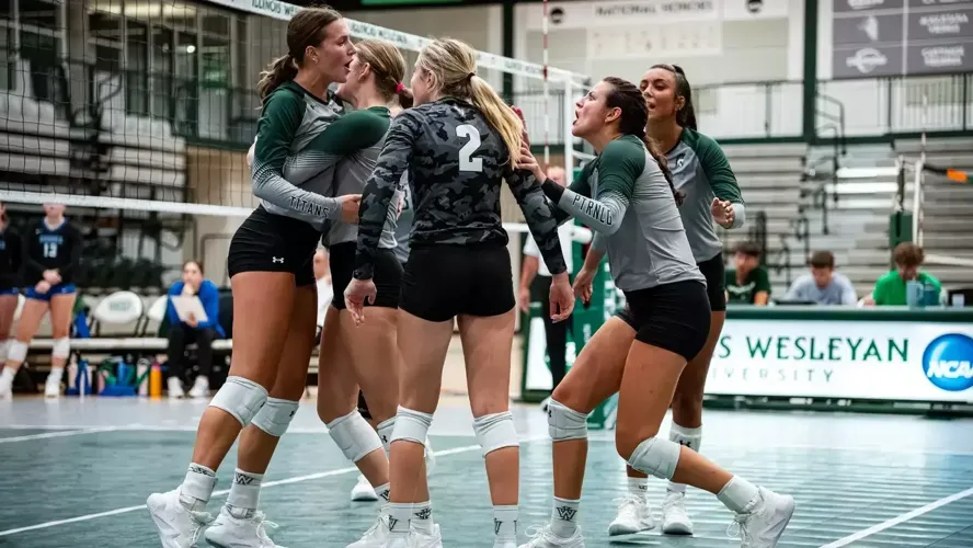 Women’s Volleyball Defeats Carroll in CCIW Opener