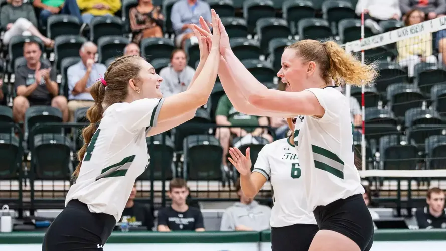Top-Ranked Women’s Volleyball Races Past Pointers
