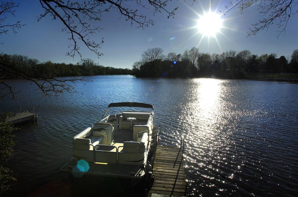 Lake Bloomington residents ordered to remove docks