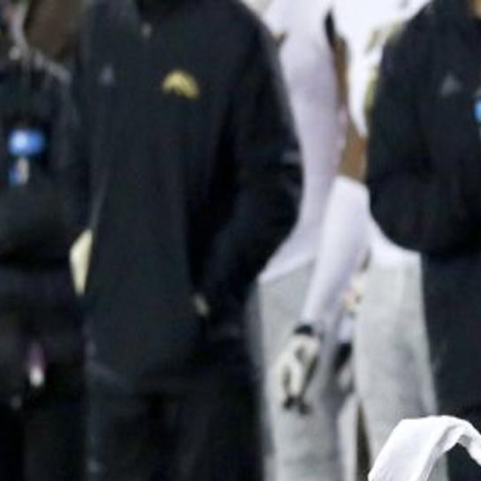 Lynch Sets Another Qb Record As Niu Ends Perfect Regular Season
