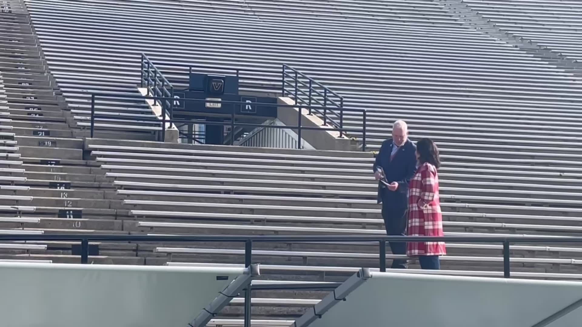 Mason Kaplan receives Elite Academic award