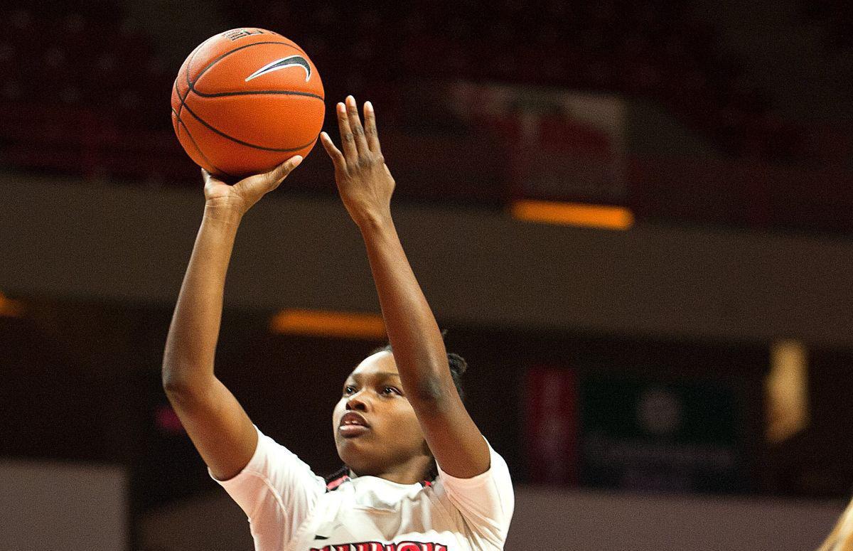 Illinois State Women S Basketball Eases Past Evansville Illinois