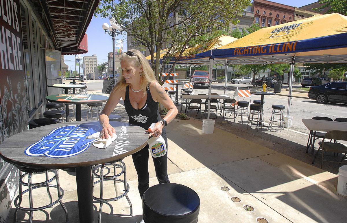Watch Now Outdoor Dining Brings Smiles To Bloomington Normal Patrons Hungry For Restaurant Experience Politics Pantagraph Com