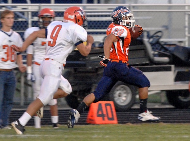 Pontiac S Alford Runs For Record In Win Over M S High School