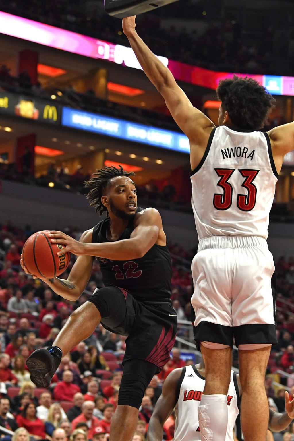 College Basketball Roundup 11 18 19 Badgers Use Balanced Attack