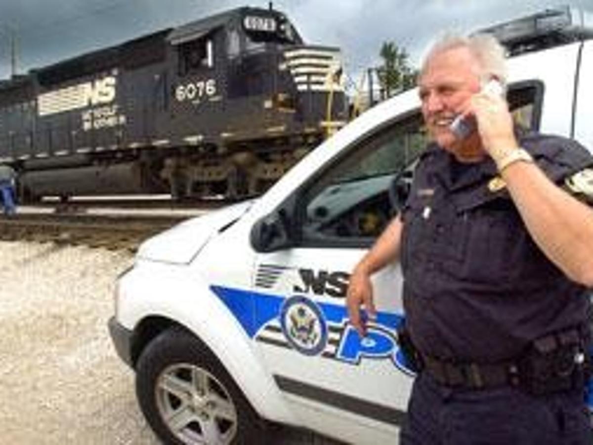 Class Shows Danger Of Rail Crossings News Pantagraph Com Class Shows Danger Of Rail Crossings News Pantagraph Com