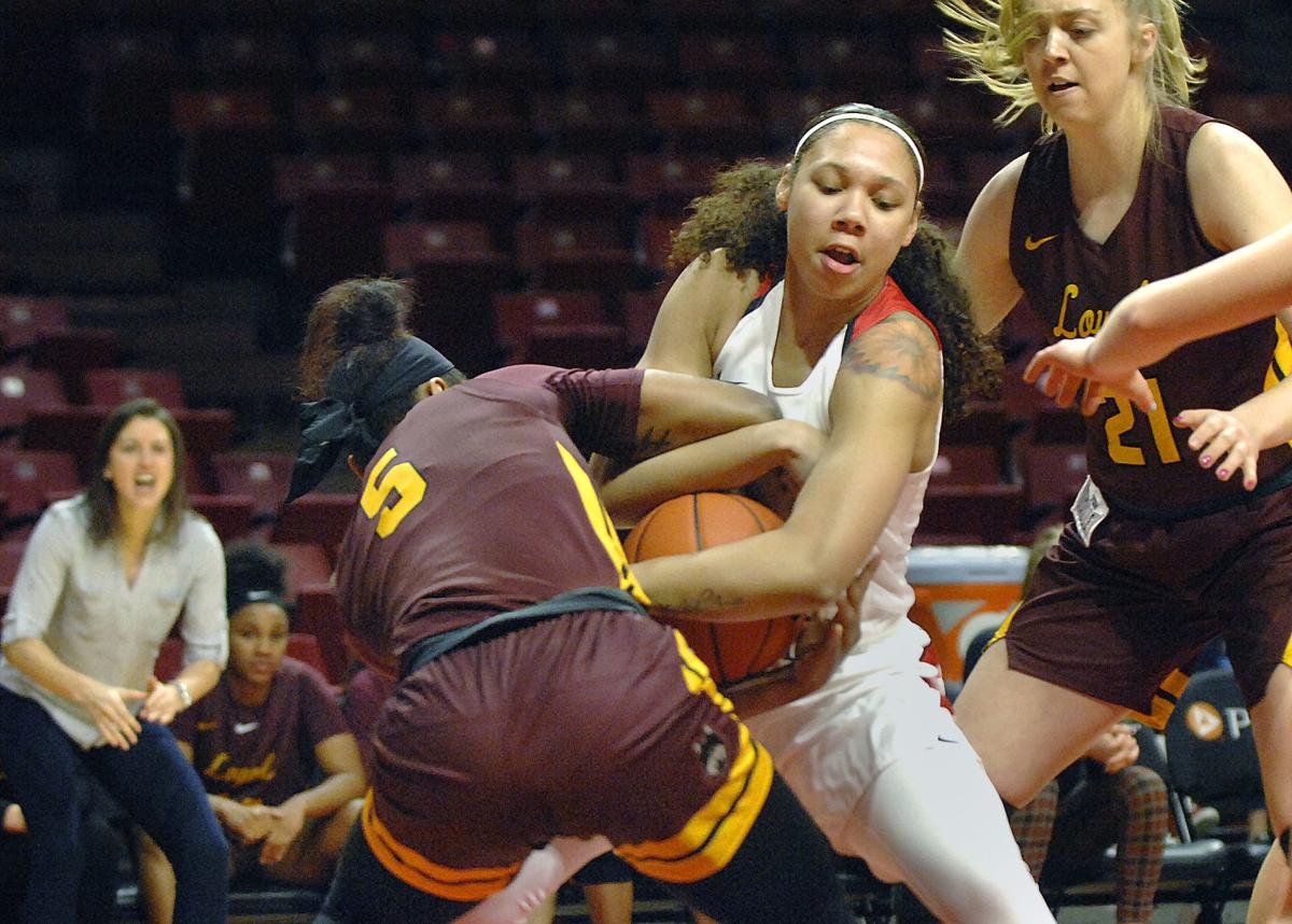 Goods Beck Help Carry Isu Women Past Loyola Women S College
