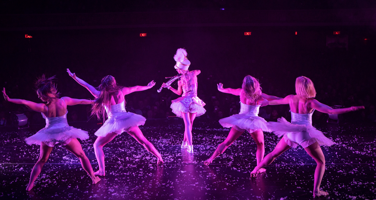 Bows Ballet Lindsey Stirling Dancing Into Bloomington For