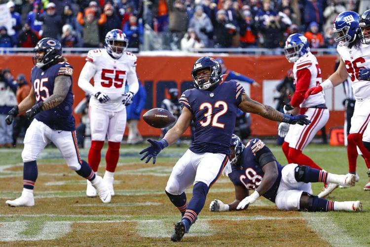 Quinn didn't want full credit after breaking Dent's Chicago Bears record  for sacks in a season