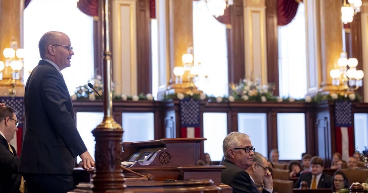 Bill aimed at bolstering county public-defender system moves forward in Springfield