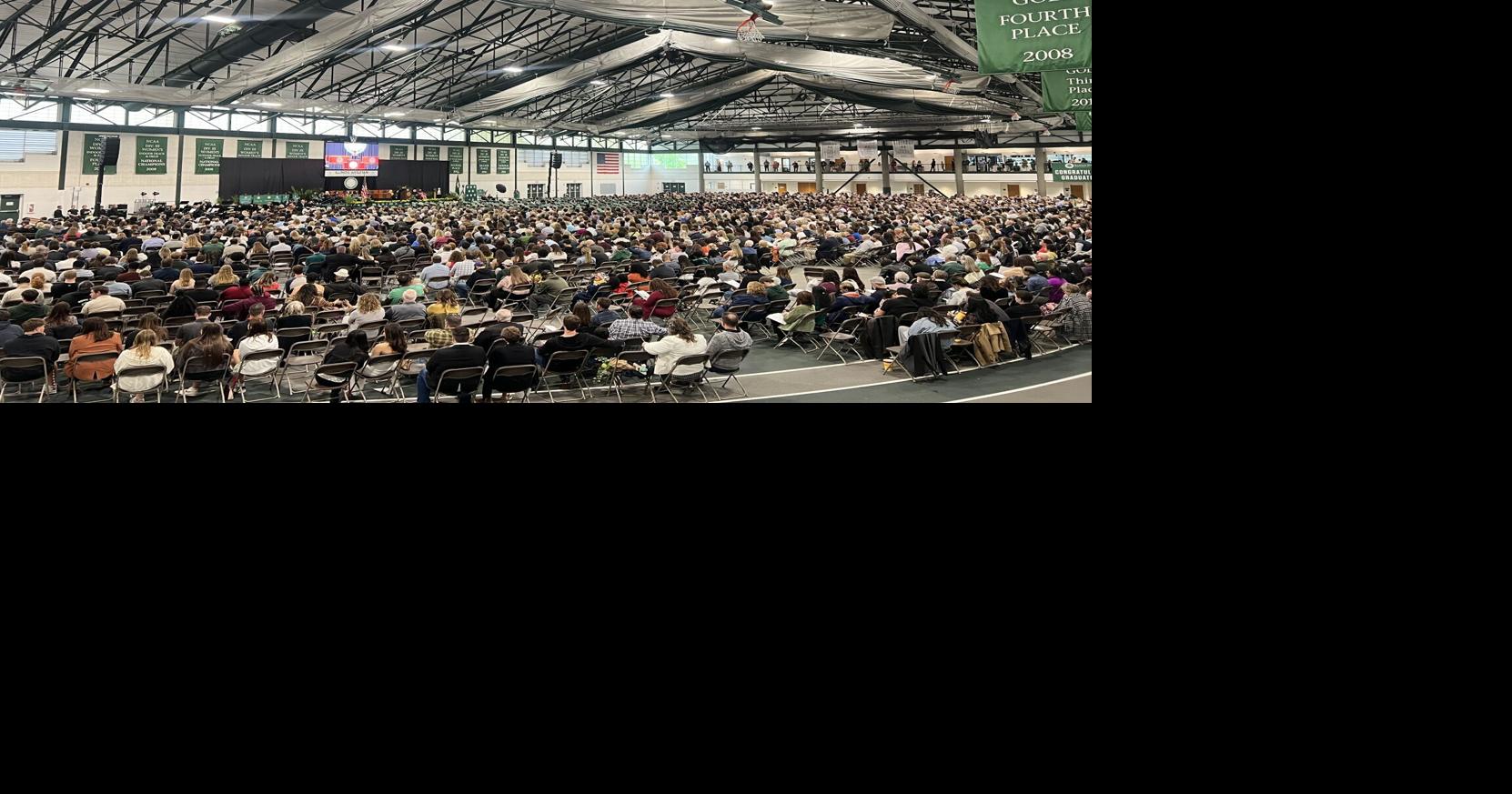 Illinois Wesleyan honors graduating class of 2025