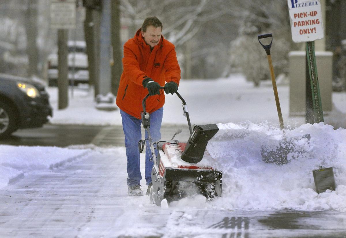 Photos More Snow Expected Monday In Central Illinois Local News