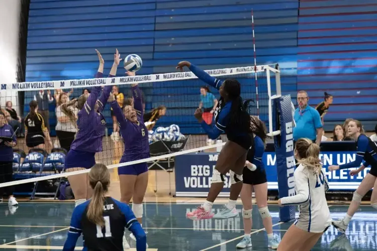 Big Blue Swept by Thunder in CCIW Matchup