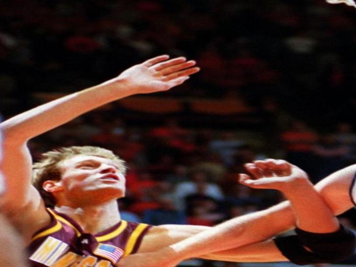 Tupper Former Illini Big Man Archibald Puts Playing Days In His