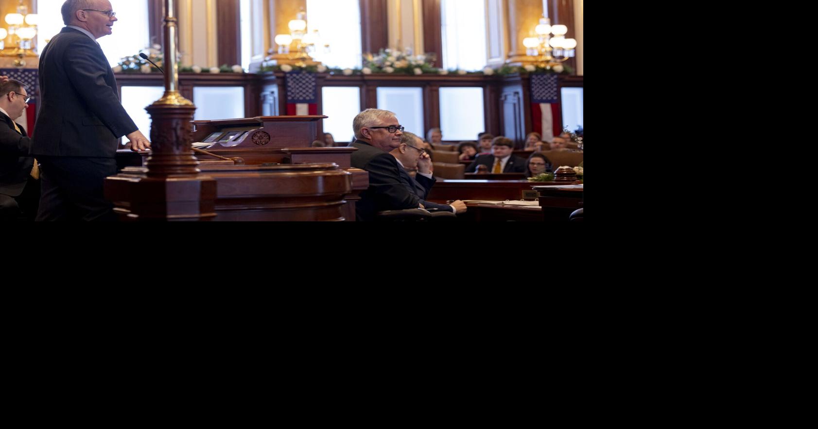 Ethics legislation stalls in Springfield