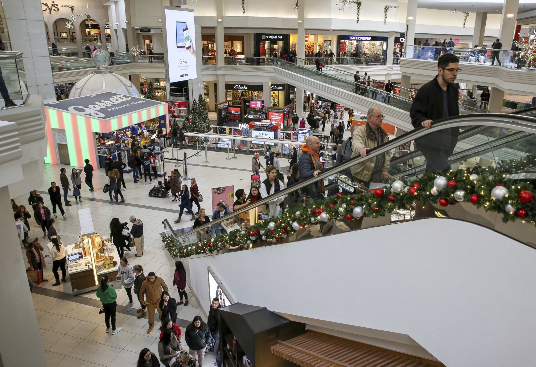 Shopping malls cut back Black Friday 