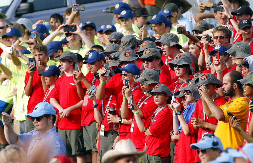 Trump Talks Elites, Threatens Sec Price in Boy Scouts Speech