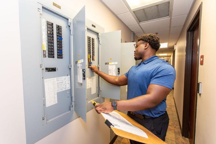 From bugs to circuits, internships give Redbirds direct career experience