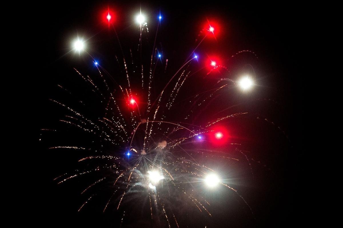 Watch Now Twin Cities Fireworks Display To Return For Independence Day Go Pantagraph Com Watch Now Twin Cities Fireworks Display To Return For Independence Day Go Pantagraph Com