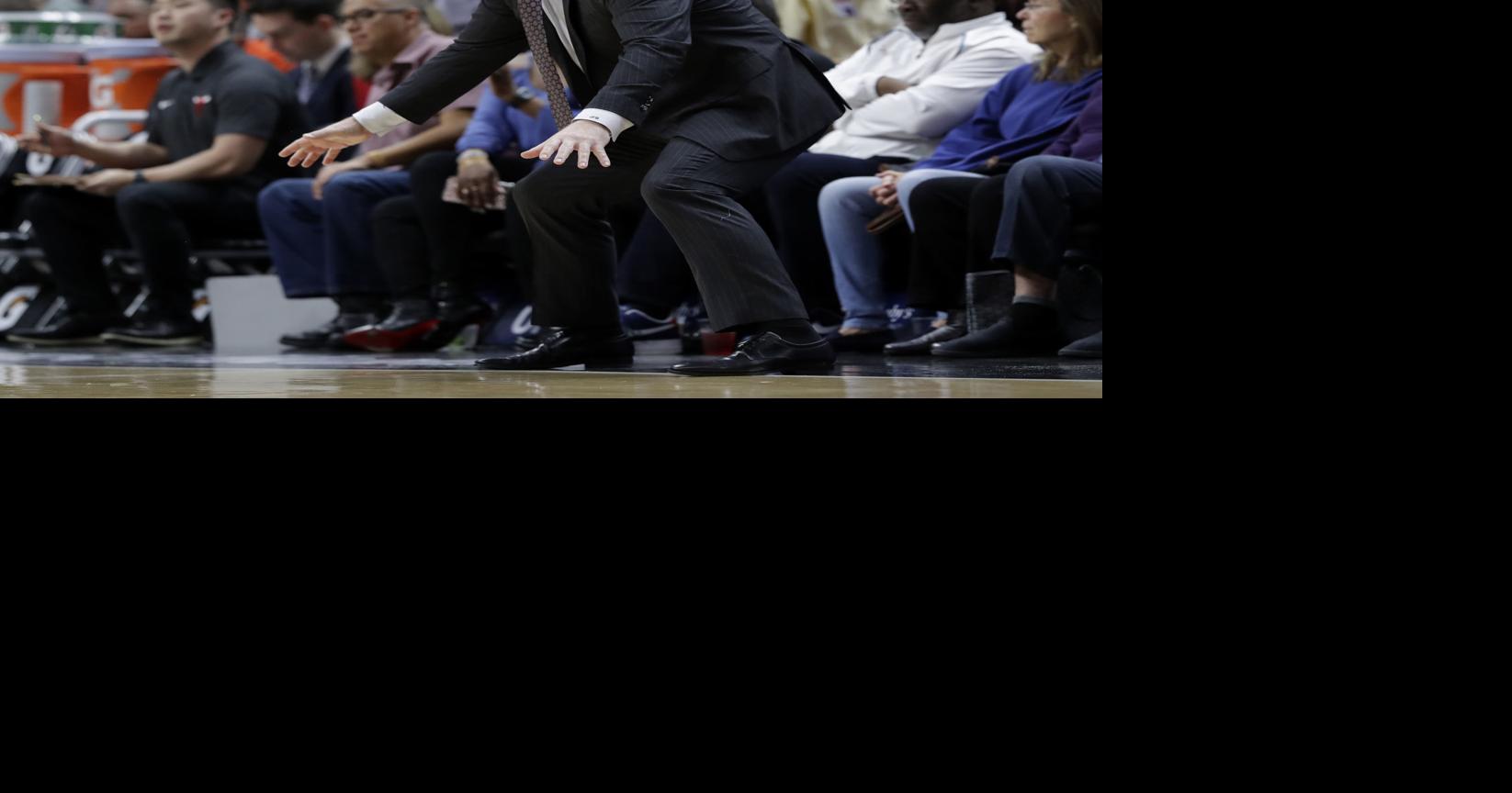 Malgré une saison galère, Jim Boylen garde (pour le moment) le soutien de John  Paxson • Basket USA