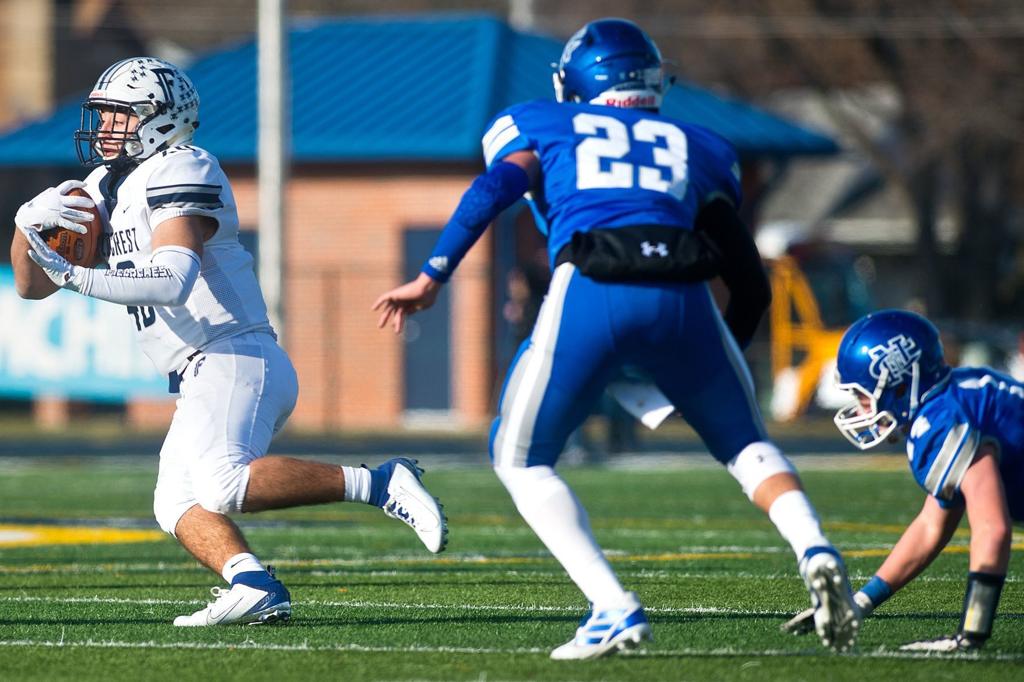 Photos Fieldcrest Football S Season Ends In Class 2a Semifinal