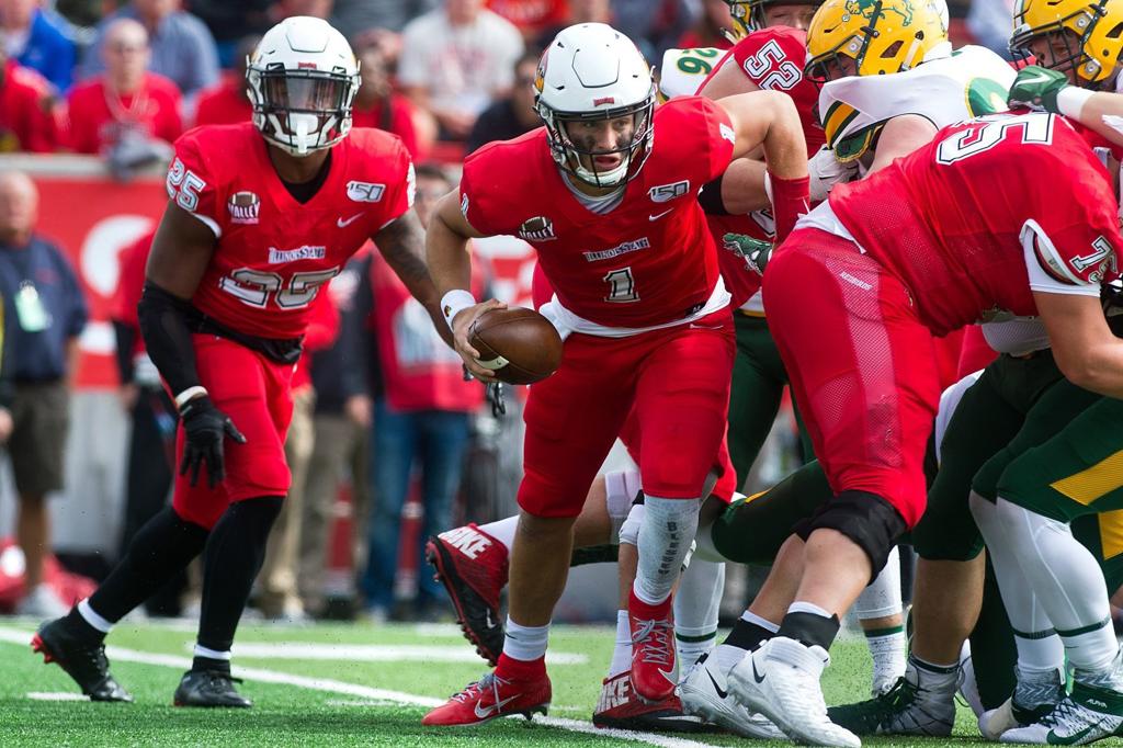 No 1 North Dakota State Swamps Isu 37 3 College Football