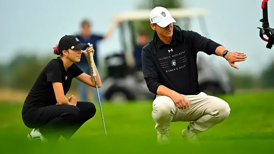 Women’s Golf Leads CCIW Championship After Day One