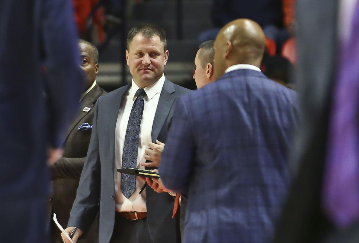 Illini S Alexander Follows Road To Basketball Coaching Illini
