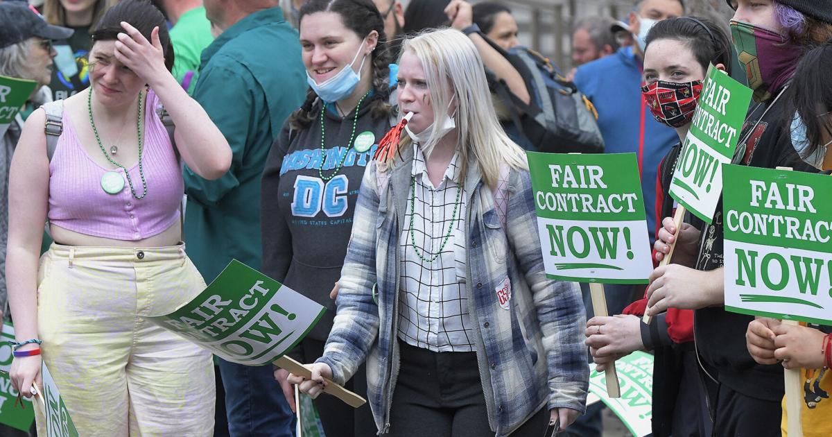 Photos: AFSCME union members at ISU rally for better pay