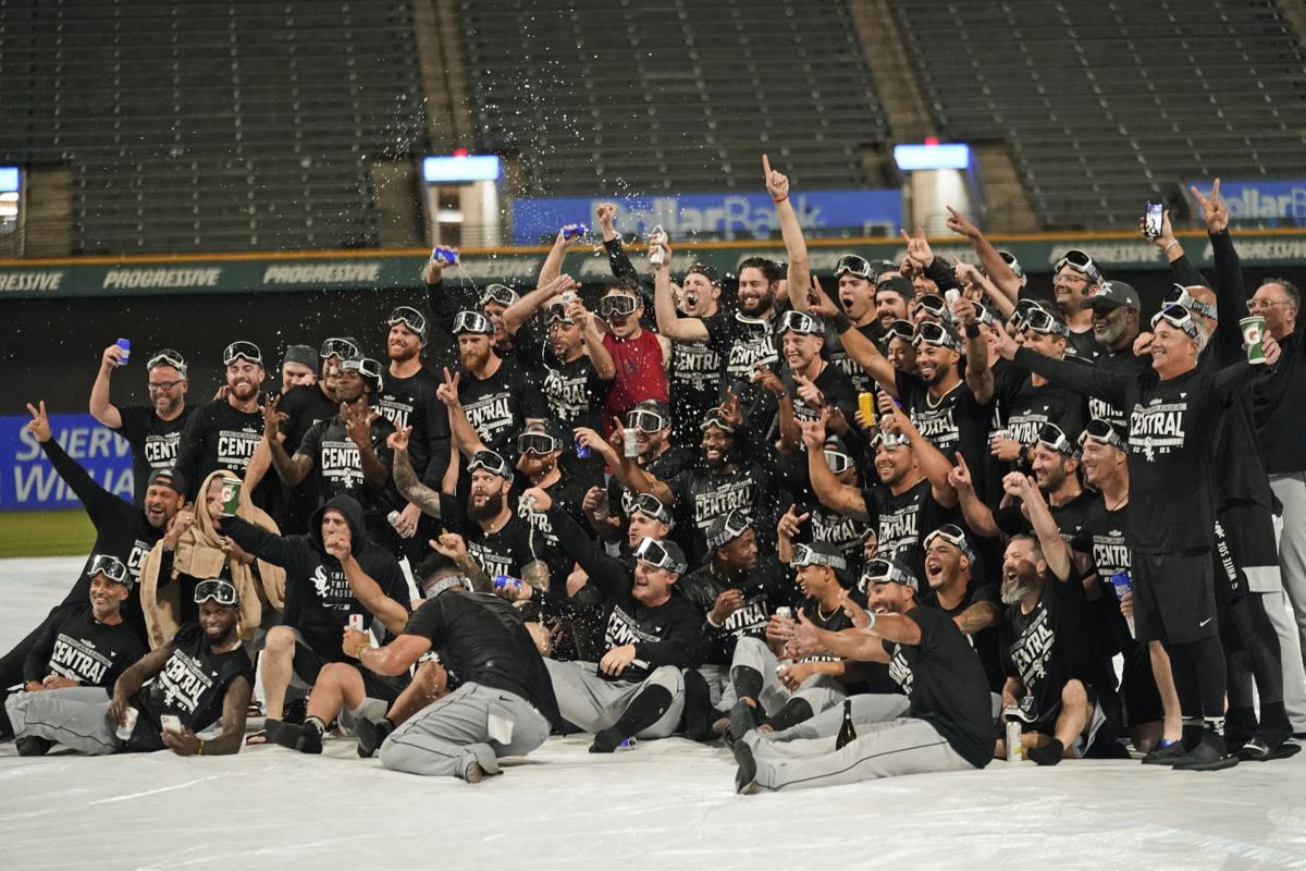 Chicago White Sox ask fans to wear black for postseason games