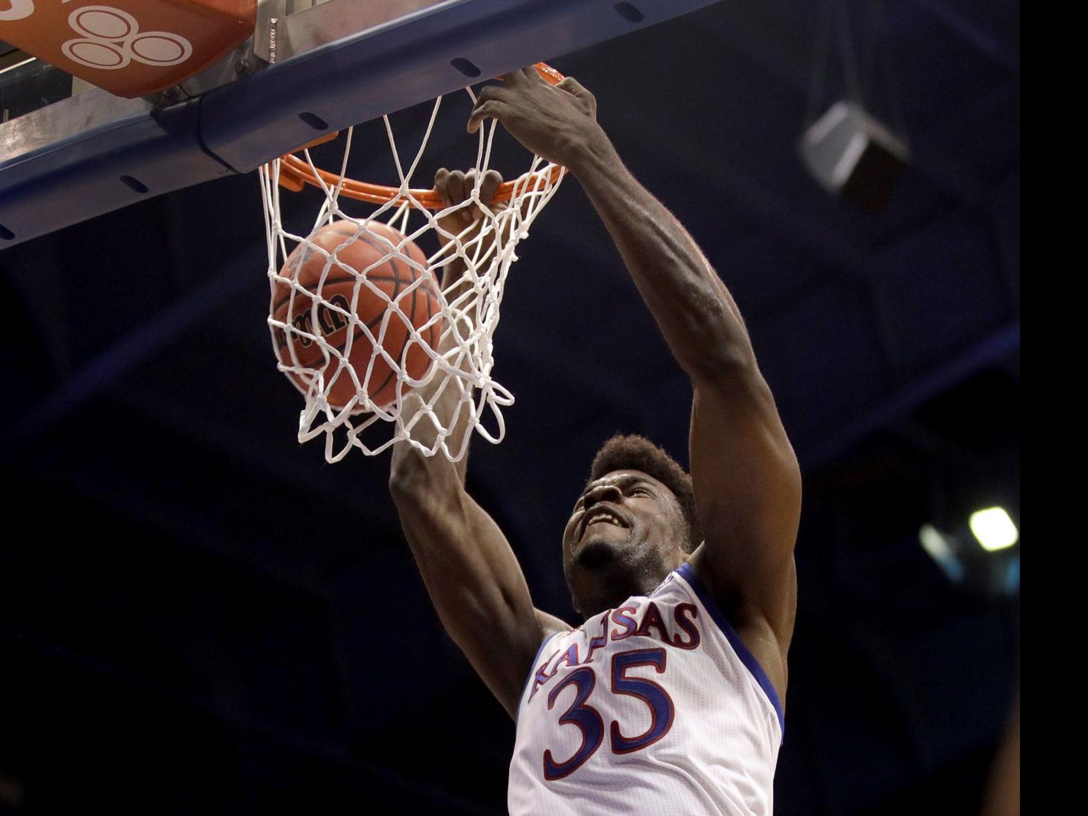 No 4 Kansas Holds Off East Tennessee State Pantagraph Com