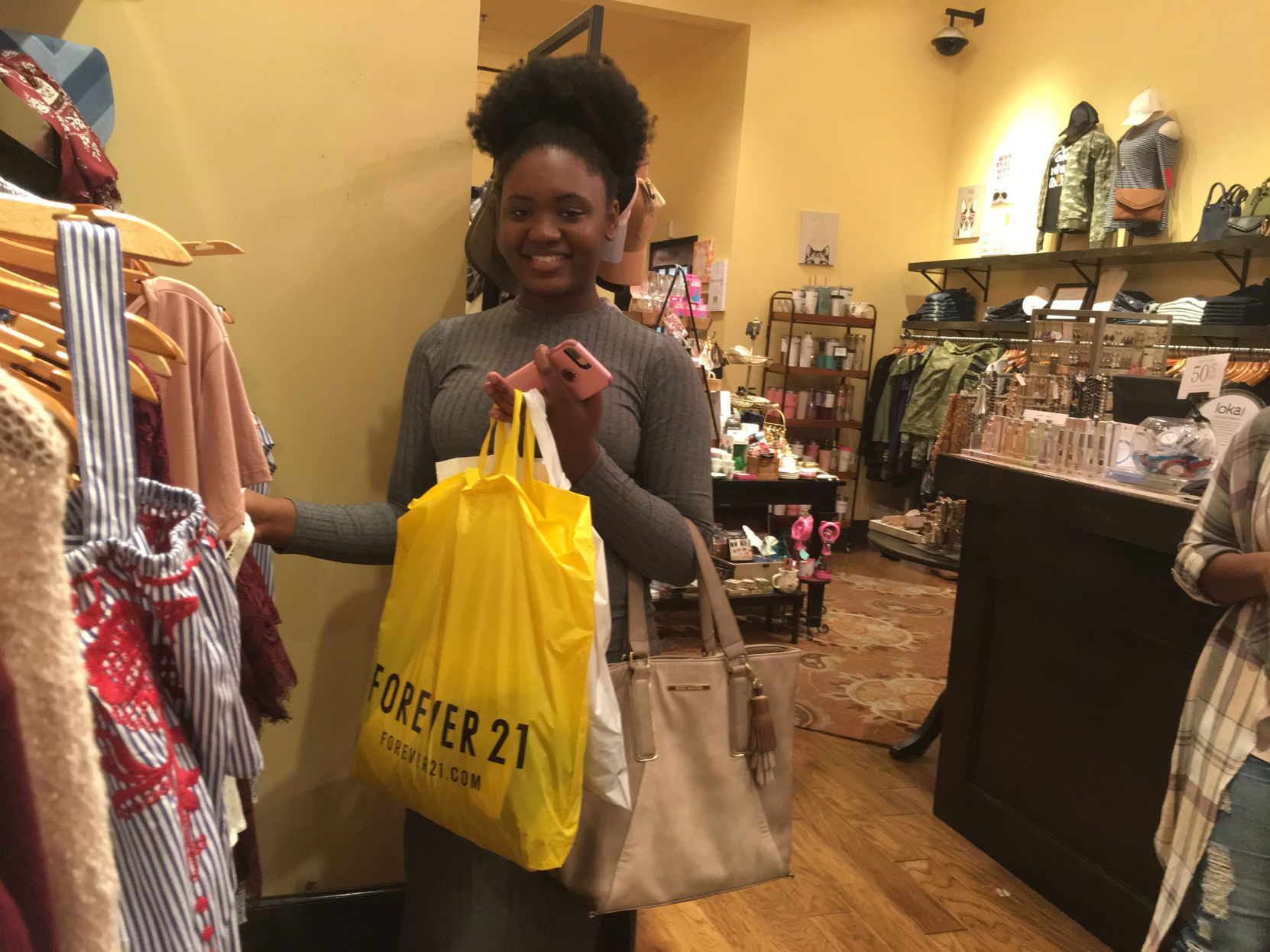Junior outlet fashion stores