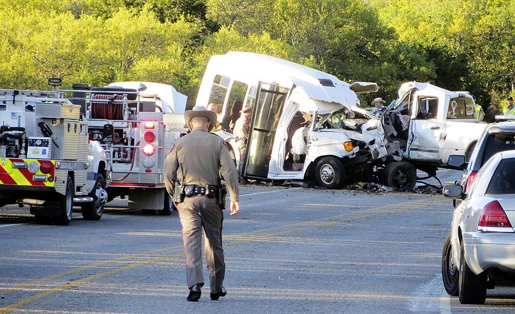 Crews investigate headon crash that killed 13 in Texas National