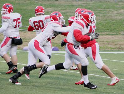 Paris TN: Henry County High School Patriots continue practicing for ...