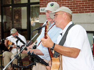 PARIS TN: Banding together | Local News | parispi.net