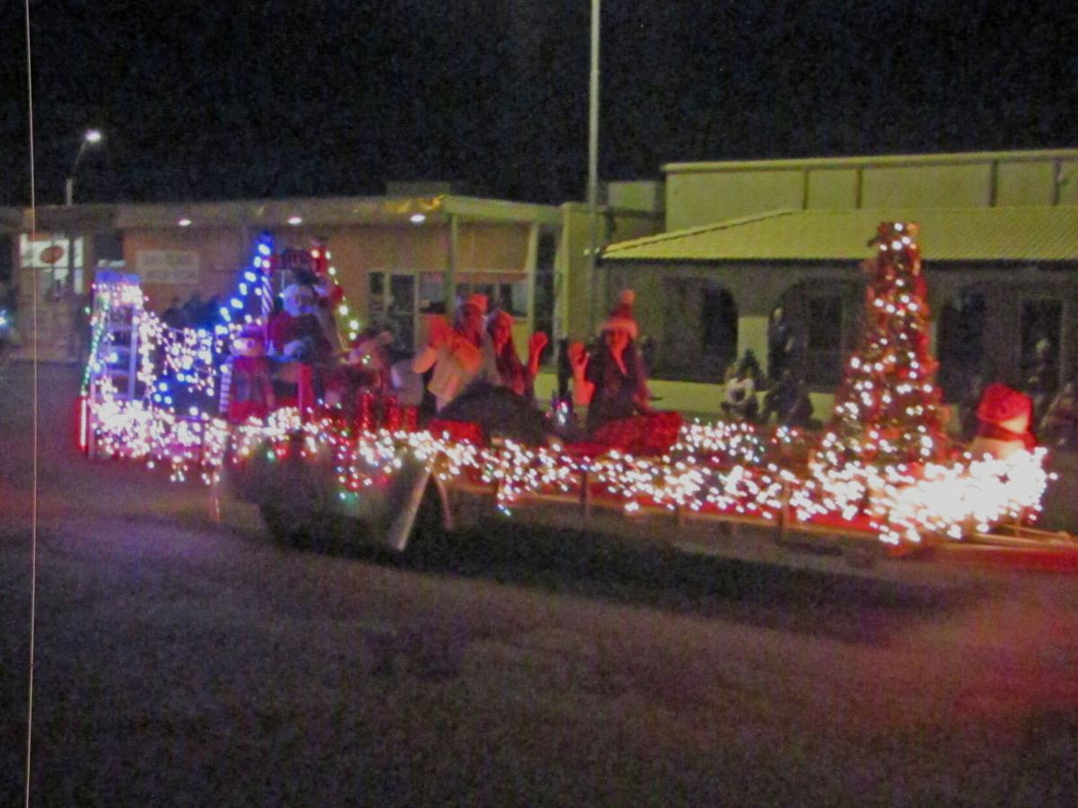2022 Friendswood Christmas Parade Parade Of Lights Dec. 12 | News | Parkerpioneer.net